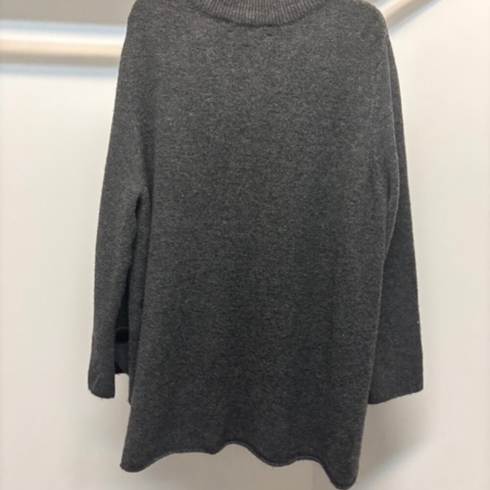 NEVER WORN - High-Low Sweater - Picture 3 of 5